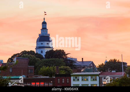 Die Maryland State House und Downtown Historic Annapolis, Starcraft USA, bei Sonnenuntergang. Stockfoto