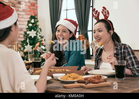 Gruppe von Asien lady Friends Party zusammen zuhause feiern Weihnachten Stockfoto