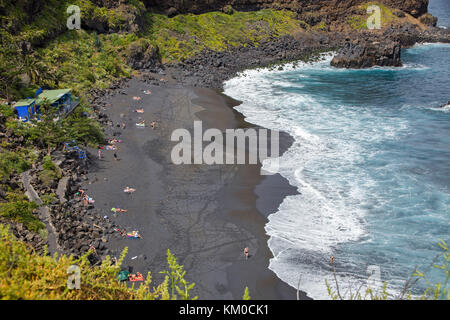 Playa el Bollullo, beliebten schwarzen Sandstrand von El Rincon, Puerto de la Cruz, Teneriffa, Kanarische Inseln, Spanien Stockfoto