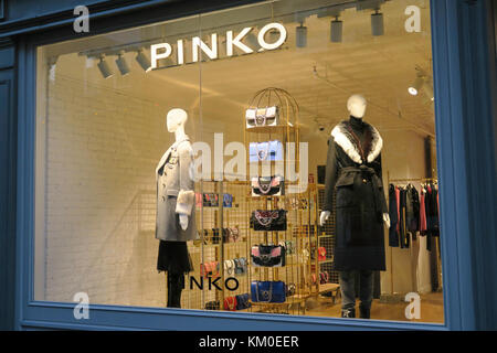 Pinko Storefront und Fenster Anzeige in SoHo, New York City, USA Stockfoto