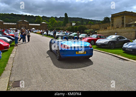 Eine Sammlung exotischer Sportwagen auf der Porsche Besitzer' Club Treffen in Chatsworth House, Derbyshire im Sommer 2017. Stockfoto