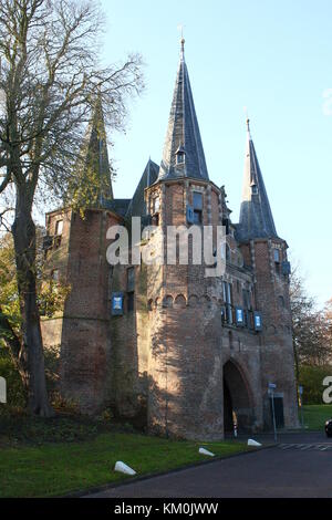 Mittelalterliche Broederpoort City Gate in der alten Hansestadt Kampen, Niederlande Stockfoto