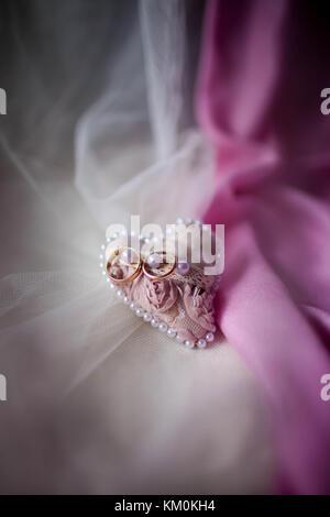 Kissen für Ringe in Schatz rosa Farbe Stockfoto