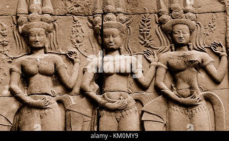 Monochrome Erfassung von Tanzen devatas in Angkor Wat, Siem Reap, Kambodscha, Angkor Wat ist ein Tempel aus dem 12. Jahrhundert und UNESCO-Weltkulturerbe. Stockfoto