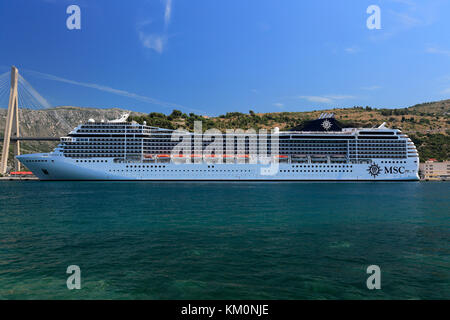 Die MSC Poesia in den Hafen von Gruz, Dubrovnik, Dalmatinische Küste, Adria, Kroatien, Balkan, Europa, Stockfoto