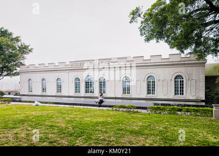 Macao, China - 8. März 2016: Touristen entspannen im Macau Museum im Frühjahr. Stockfoto