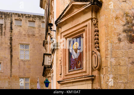 Fliesen- mosiac Übersicht Saint Paul am Eingang der ummauerten Stadt Mdina, Malta. Stockfoto