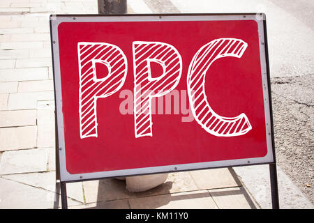 Konzeptionelle Handschrift Text Inspiration zeigt PPC – Pay per Click. Business Concept for Internet SEO Money geschrieben auf der Ankündigungsstraße sig Stockfoto