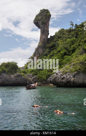 Schnorcheln am Huhn Insel (Koh Kai) in Krabi, Thailand Stockfoto