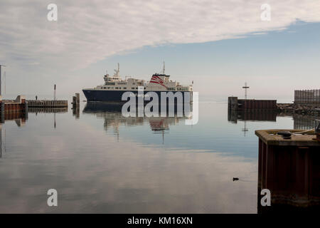 Fynshav, Dänemark - 7. Mai 2017: alsfaergen Fähre Hafen am 7. Mai 2017 in fynshav, Dänemark. Die Fähre verbindet bojden fynshav mit in Dänemark. Stockfoto