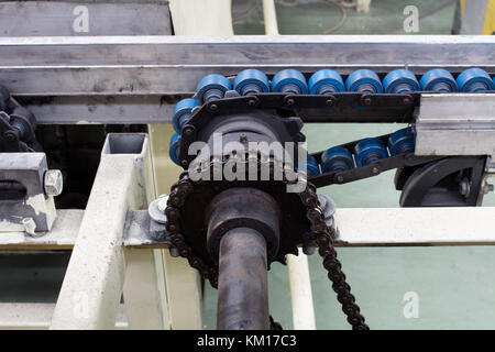 Kette und Antriebswelle Linie Förderband Stockfoto