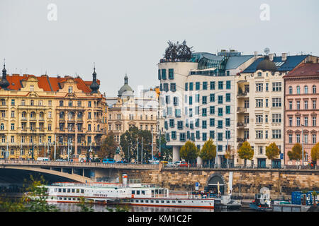 Prag, Tschechische Republik, 01. Oktober 2017: Tanzendes Haus - modernes Gebäude, das von vlado milunic und Frank o Gehry, Prag entwickelt. Stockfoto