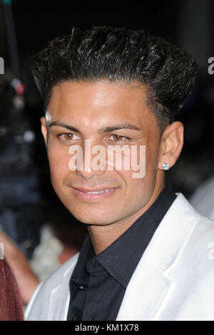 New York, NY - 22. Oktober: Nach der Nachricht, dass dj brach Pauly d (voller Name Paul delvecchio) ist ein Vater zu einem 5 Monate alten Baby Mädchen namens amabella Sophia im Mai geboren, berichtete Kampf über das Kind weiter, entsprechend TMZ. eine Quelle erklärte den Klatsch Website, die ehemalige "Jersey Shore' Stern ist nicht davon überzeugt, die 25-jährige Frau namens Amanda markert ist ein Fit Mutter für sein Baby, zitiert, dass sie einmal ein Hooters Kellnerin war und hat ein anderes Kind mit jemand anderes am 22. Oktober 2013 in New York City, New York, Leute: Paul dj Pauly d delvecchio Stockfoto