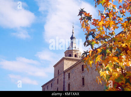 Fassade des Kloster Yuso. San Millan de la Cogolla, La Rioja, Spanien. Stockfoto