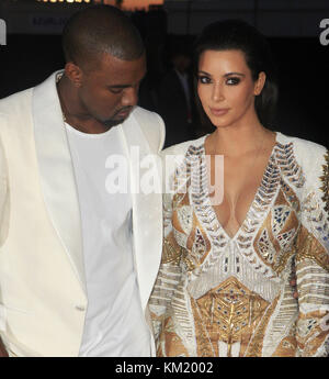 Miami, FL - 15. September: KARDASHIANS am 15. September 2012 in Miami, Florida. Leute: Kanye West Kim Kardashian Stockfoto