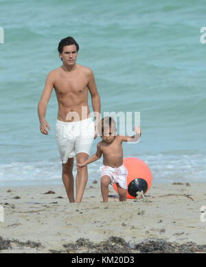 MIAMI, FL - 15. SEPTEMBER: BEST of Kardashians am 15. September 2012 in Miami, Florida. Leute: Scott Disick Mason Disick Stockfoto