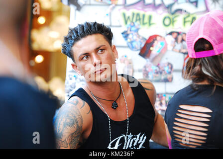 SEASIDE HEIGHTS, NJ - 15. JULI: Paul Delvecchio filmt am 15. Juli 2011 in Seaside Heights, New Jersey. Leute: Paul Delvecchio Stockfoto