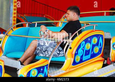 SEASIDE HEIGHTS, NJ - 15. JULI: Ronnie Magro filmt am 15. Juli 2011 in Seaside Heights, New Jersey. Leute: Ronnie Magro Stockfoto