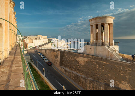 Morgen um Siege Bell Memorial in Valletta, Malta. Stockfoto