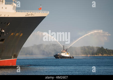 Queen Mary II sailpast in den Hafen von Halifax, Nova Scotia, Kanada. Stockfoto