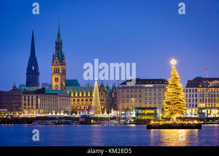 Weihnachtsbaum an der Binnenalster in Hamburg, Deutschland, Europa Stockfoto