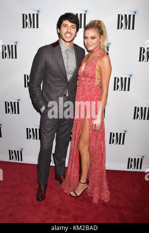 Nashville, TN, USA. November 2017. 2. Dezember 2017: Kelsea Ballerini ging den Gang hinunter und heiratete ihren fiancÅ½ Morgan Evans in einer Zeremonie im Esperanza Resort in Cabo San Lucas, Mexiko. Die beiden fingen im März 2016 an, sich zu Weihnachten 2016 zu verloben. Dateifoto: 07. November 2017 – Nashville, Tennessee – Morgan Evans, Kelsea Ballerini. 2017 BMI Country Awards im Hauptquartier der BMI Music Row. Foto: Laura Farr/AdMedia Credit: Laura Farr/AdMedia/ZUMA Wire/Alamy Live News Stockfoto