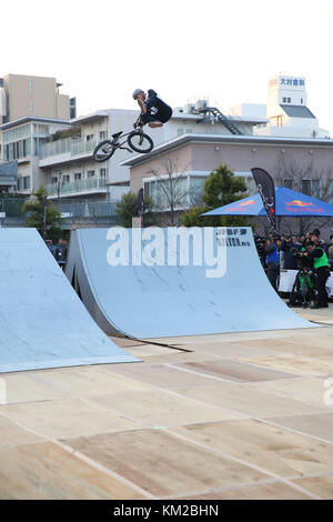 Okayama, Japan. Dezember 2017. Takase Nishi Cycling : Japan National BMX Freestyle Park Championships Elite Finale 2017 im Shimoishii Park in Okayama, Japan . Quelle: AFLO SPORT/Alamy Live News Stockfoto