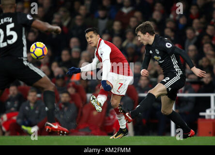 London, Großbritannien. 02 Dez, 2017. alexis Sanchez (a) an der englischen Premier League match Arsenal v Manchester United, das Emirates Stadium, London, am 2. Dezember 2017. ** Dieses Bild für den redaktionellen Gebrauch bestimmt ist nur ** Quelle: Paul Marriott/alamy leben Nachrichten Stockfoto