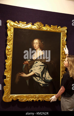 London, UK, 4. Dezember 2017, Fotoshooting für Bonhams alter Meister Gemälde in New Bond Street. Zu den Highlights gehören: ein Capriccio der Römischen Ruinen von einem englischen Nachfolger von Giovanni Paolo Panini, bei £ 30,000-50,000 geschätzt. Lorenzo Veneziano (aktive Venedig 1356-1379), die Kreuzigung, bei £ 400,000-600, 000 Euro veranschlagt. Unseen und unveröffentlichten von Kunsthistorikern bis letzten Monat, dieses farbenfrohe und kunstvolle Panel zeigt Veneziano auf dem Höhepunkt seines Einflusses, wo er venezianische Kunst weg von der dominierenden Byzantinischen Modell hin zu einer gotischen Stil geschoben. Credit: Keith Larby/Alamy leben Nachrichten Stockfoto