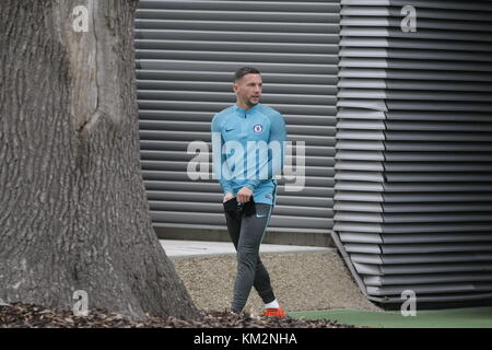 Cobham, Surrey, Großbritannien. 4. Dez, 2017. Danny drinkwater und Chelsea Football Club Spieler und Manager Antonio Conte Zug vor der morgigen letzten 2017-18 Gruppenphase Champions League Spiel gegen Atlético Madrid. Credit: motofoto/alamy leben Nachrichten Stockfoto