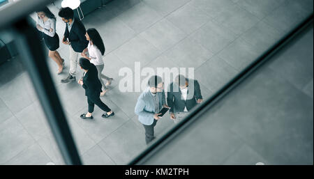 Gruppe von Geschäftsleuten die Mitarbeit in Business Office Stockfoto