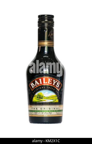 Baileys Irish Cream ist ein Whisky und Sahne Likör, von Gilbeys in Irland gemacht. Es hat eine Stärke von 17 Vol.-%. Stockfoto