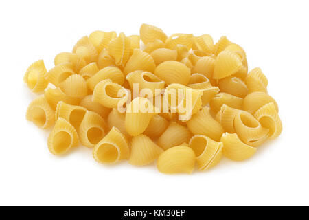 Pasta lumache auf weißem Hintergrund Stockfoto