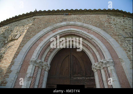 Die frühen romanischen mit byzantinischen Einflüsse 5. bis 6. Jahrhundert Chiesa di San Michele Arcangelo (Tempel von Sant'Angelo) in Perugia, Umbrien, Italien. 30 Au Stockfoto