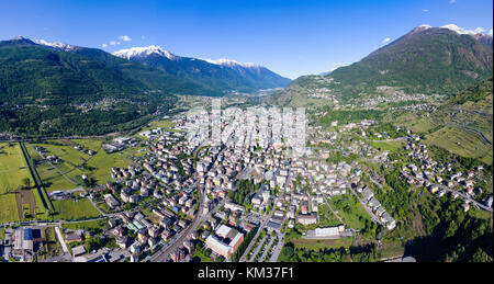 Panoramablick von Sondrio - Valtellina Stockfoto