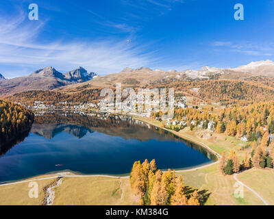 Panoramaaussicht, See von St. Moritz im Engadin Stockfoto