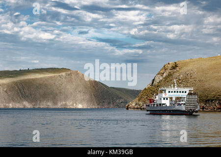 Fähre Insel Olchon im Baikalsee zu erreichen. Stockfoto