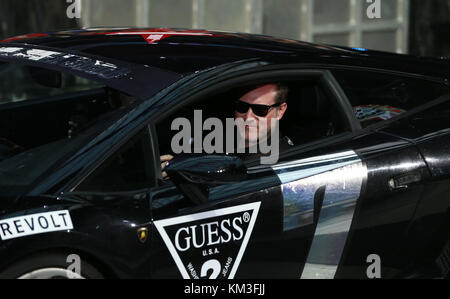 AMSTERDAM, NIEDERLANDE - 26. MAI: Maximillion Cooper nimmt am 26. Mai 2015 an der Gumball 3000-Veranstaltung Amsterdam Arena Teil. Leute: Maximillion Cooper Stockfoto