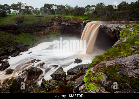 Wannon fällt in Victoria nach einer riesigen Menge an Regen. Stockfoto