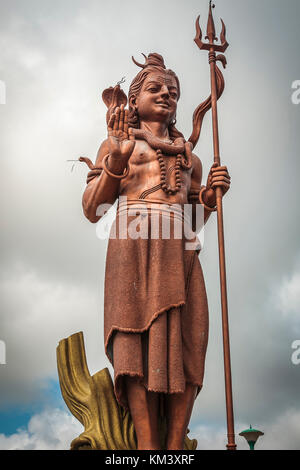 Riesige Statue der hinduistischen Gottheit Shiva an der Ganga Talao, Grand Bassin, Mauritius Stockfoto