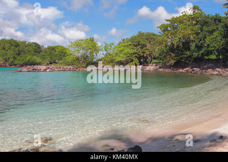 Meer Golf und Sandstrand. Pointe-du-bout, Martinique Stockfoto