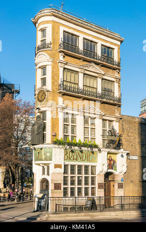 Blackfriars London England Black Friar pub Blackfriars Bridge Queen Victoria street Blackfriars vicotria Embankment London England uk Go Europe Stockfoto