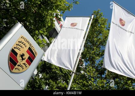 Deutschland: Hauptsitz der Porsche AG in Stuttgart Foto vom 17. Juli 2014. | Nutzung weltweit Stockfoto