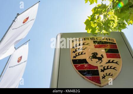 Deutschland: Hauptsitz der Porsche AG in Stuttgart Foto vom 17. Juli 2014. | Nutzung weltweit Stockfoto