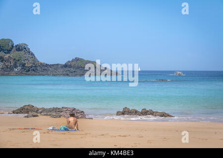 Strand Praia do Sancho - Fernando de Noronha, Pernambuco, Brasilien Stockfoto