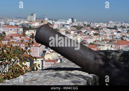 Antike Bügeleisen Kanone; Castelo Sao Jorge, Lissabon, Portugal Stockfoto