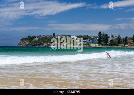 Surfen brechen auf Long Reef Beach in collaroy, einem nördlichen Vorort von Sydney, New South Wales, Australien Stockfoto