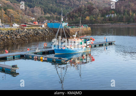 Fischerboote in Gairloch Hafens, Wester Ross, Highlands, Schottland. Stockfoto