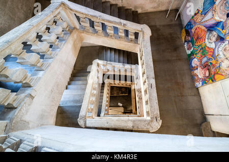 17. Jahrhundert Treppen in die Abtei von St Pierre, Brantome, Perigord, Dordogne, Frankreich, Europa. Stockfoto