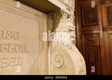 In Manhattans US Custom House von Cass Gilbert konzipiert, Neptun schmückt einen Kamin. Das Gebäude beherbergt heute das Natl. Museum der Amerikanischen Indianer. Stockfoto